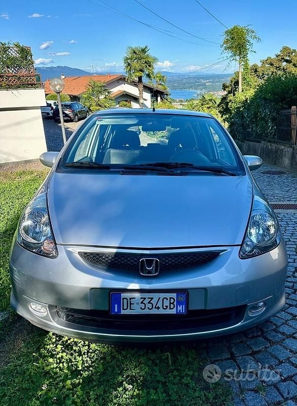 Usata Honda Jazz 83 CV (61 kW) 2006 Grigio Utilitaria