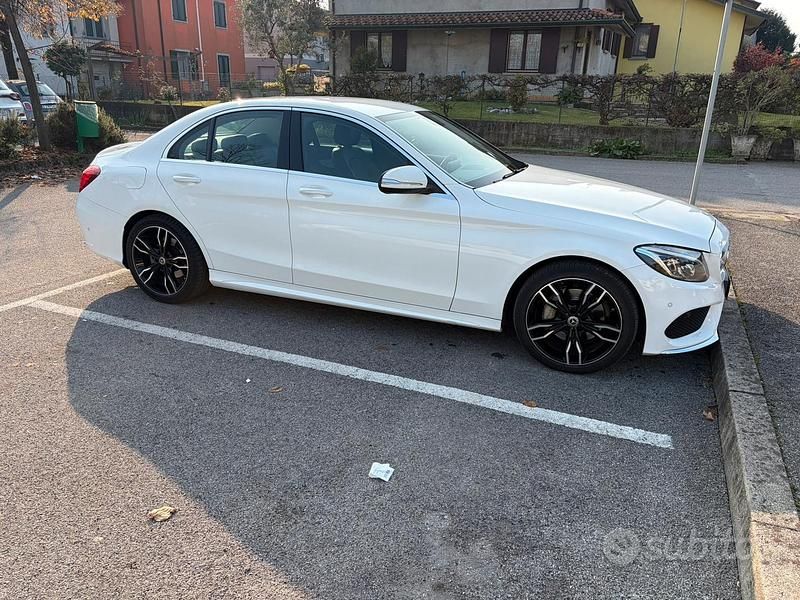 Bianco Usata 2015 Mercedes C220 AMG Tre volumi | 17.500 € - Immagine 1/4