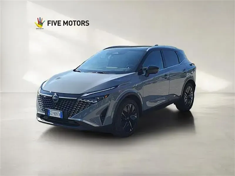 Usata Nissan Qashqai Tekna 205 CV (150 kW) 2025 Grigio chiaro SUV