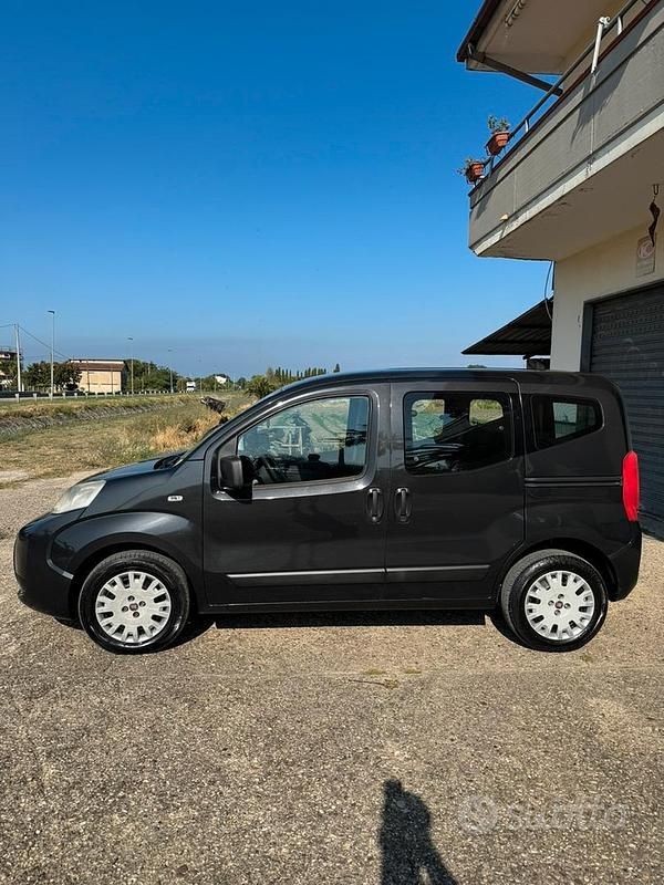 Usata Fiat Qubo Trekking 75 CV (55 kW) 2014 Nero Monovolume