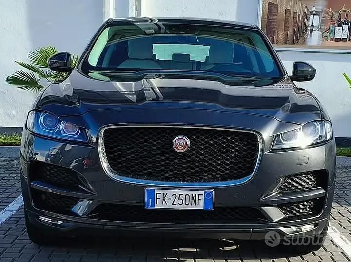 Usata Jaguar F-Pace Prestige 180 CV (132 kW) 2017 Grigio SUV
