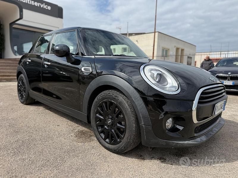 Usata Mini Cooper D 116 CV (85 kW) 2017 Nero Utilitaria