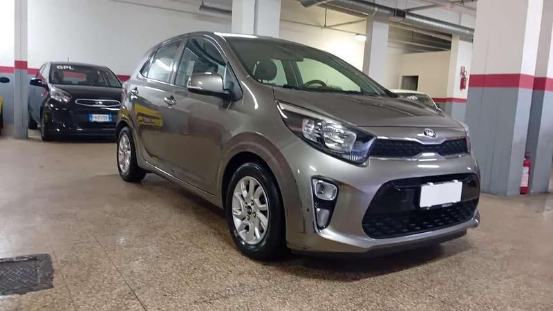 Usata Kia Picanto 65 CV (47 kW) 2018 Astro gray Utilitaria