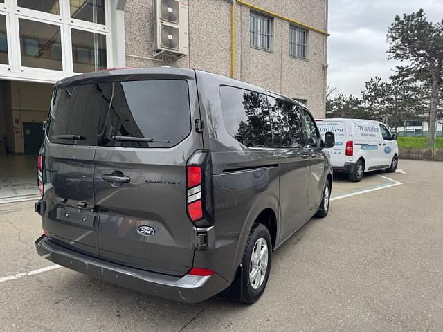 Usata Ford Tourneo Titanium 136 CV (100 kW) 2025 Nero Monovolume