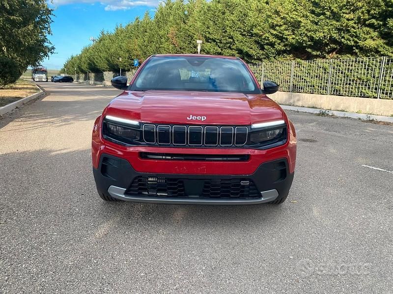 Usata Jeep Avenger Altitude 100 CV (73 kW) 2023 Rosso SUV