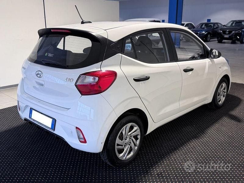 Usata Hyundai i10 Advanced 67 CV (49 kW) 2022 Bianco pastello Utilitaria