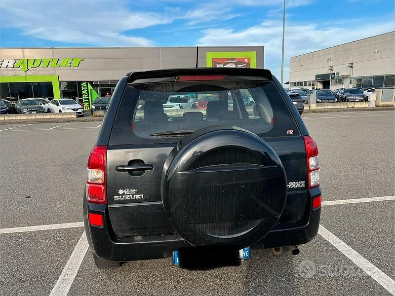 Usata Suzuki Grand Vitara 129 CV (94 kW) 2005 Nero Station wagon