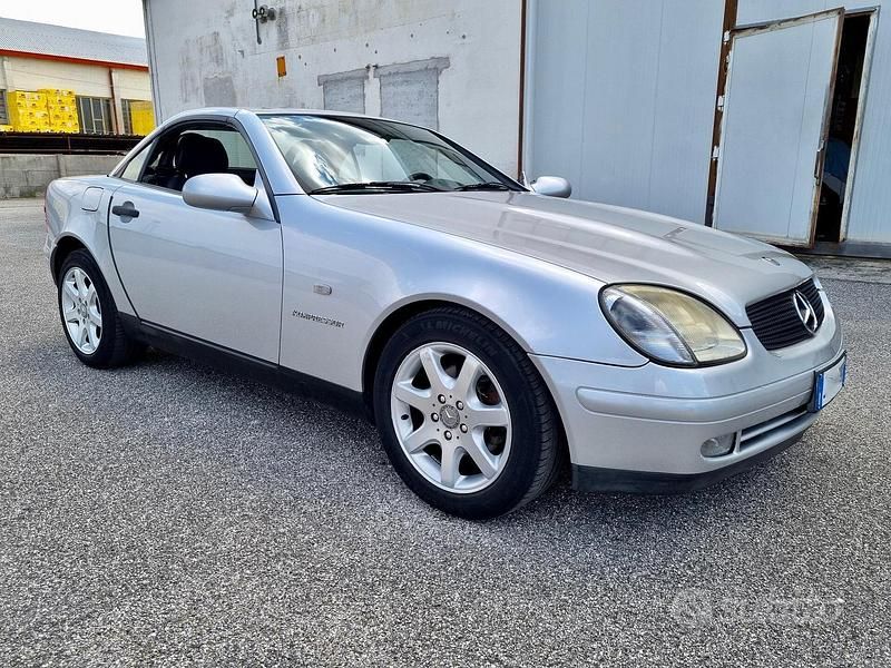 Usata Mercedes SLK200 197 CV (144 kW) 2002 Grigio Cabrio