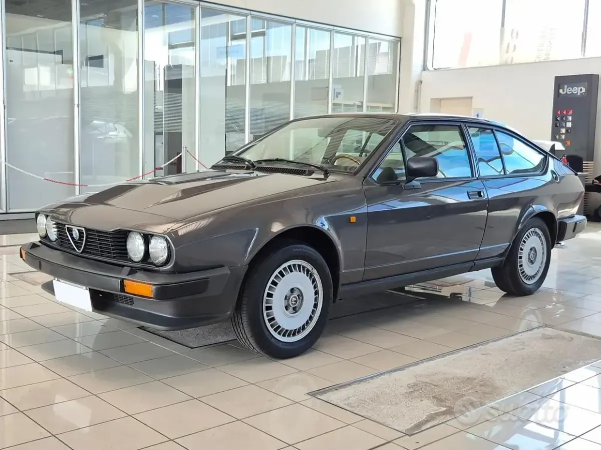 Usata Alfa Romeo Alfetta 158 CV (116 kW) 1982 Grigio Berlina