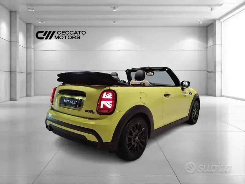 Usata Mini Cooper Cabriolet Classic 136 CV (100 kW) 2022 Giallo Cabrio