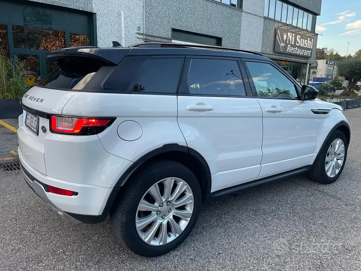 Usata Land Rover Range Rover evoque 150 CV (110 kW) 2016 Bianco SUV