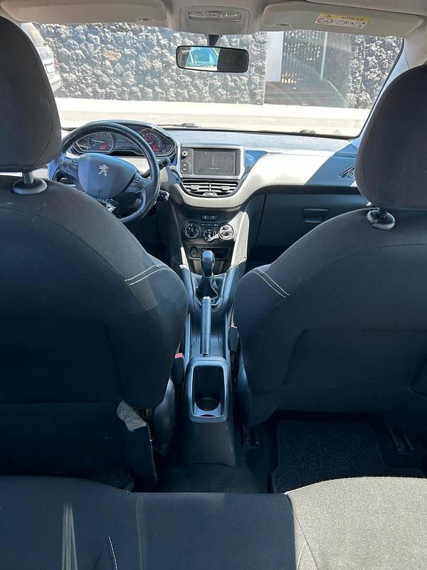 Usata Peugeot 208 Allure 74 CV (54 kW) 2016 Blu Utilitaria