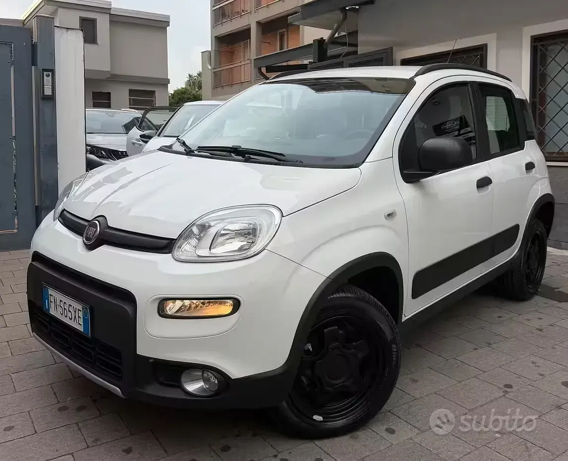 Usata Fiat Panda 4x4 S 95 CV (69 kW) 2018 Bianco Utilitaria
