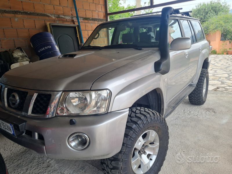 Usata Nissan Patrol 160 CV (117 kW) 2005 Grigio SUV