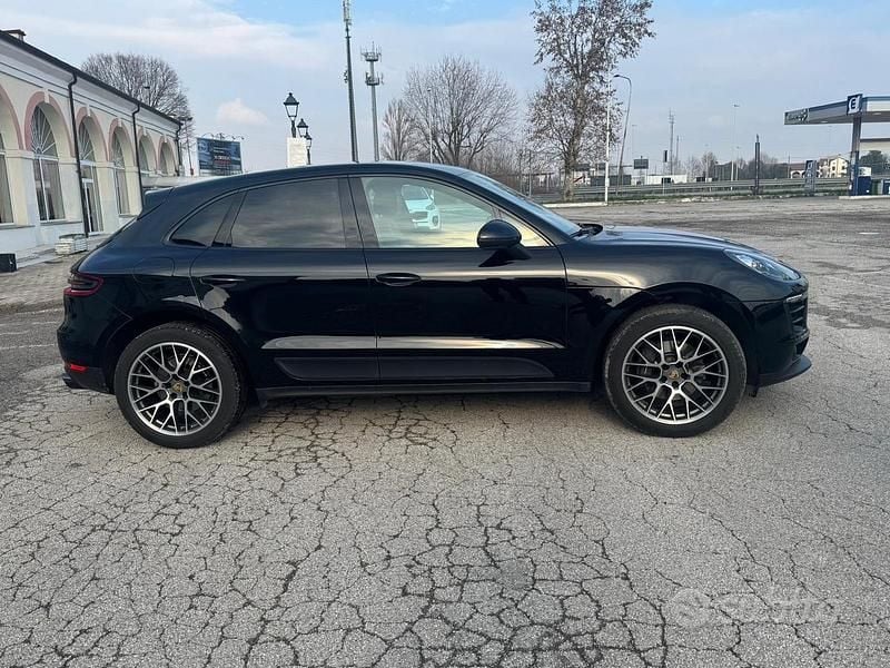 Usata Porsche Macan 252 CV (185 kW) 2018 Nero SUV