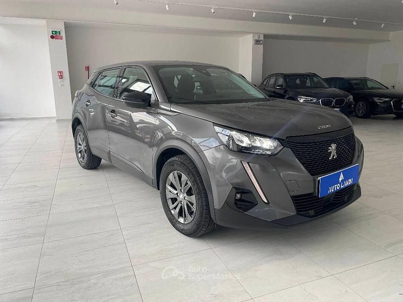 Usata Peugeot 2008 Active 110 CV (80 kW) 2022 Gray SUV