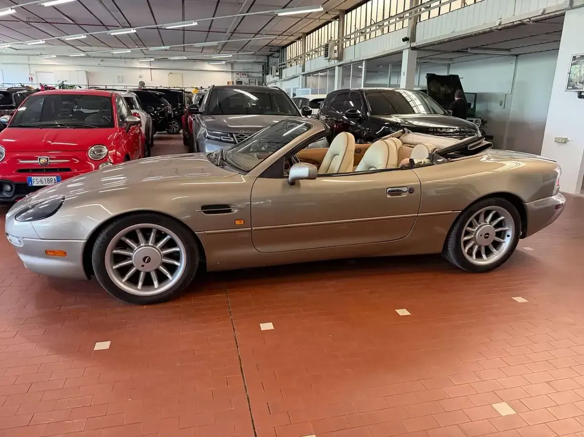 Usata Aston Martin DB7 332 CV (244 kW) 1998 Oro Cabrio