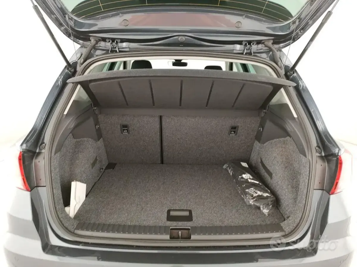 Nuova Seat Arona Black Edition 95 CV (69 kW) 2026 Grigio SUV