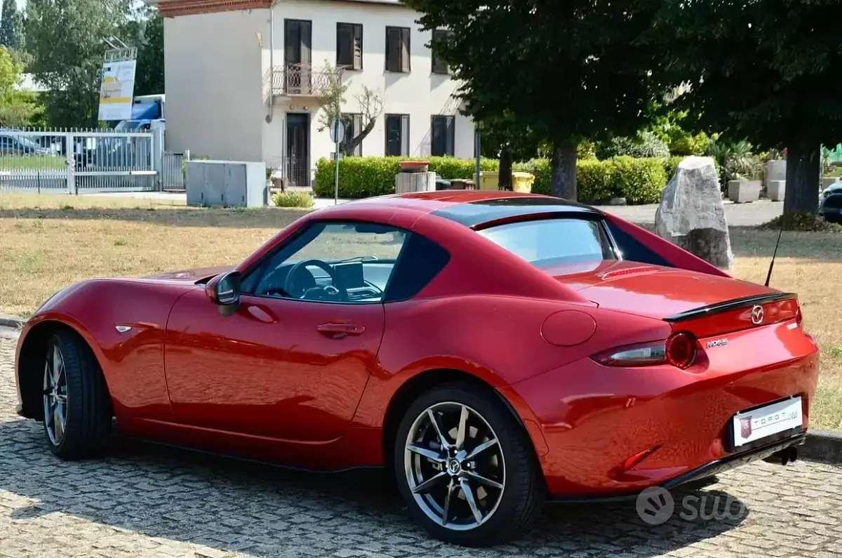 Usata Mazda MX5 Inclusive 160 CV (117 kW) 2018 Rosso Cabrio