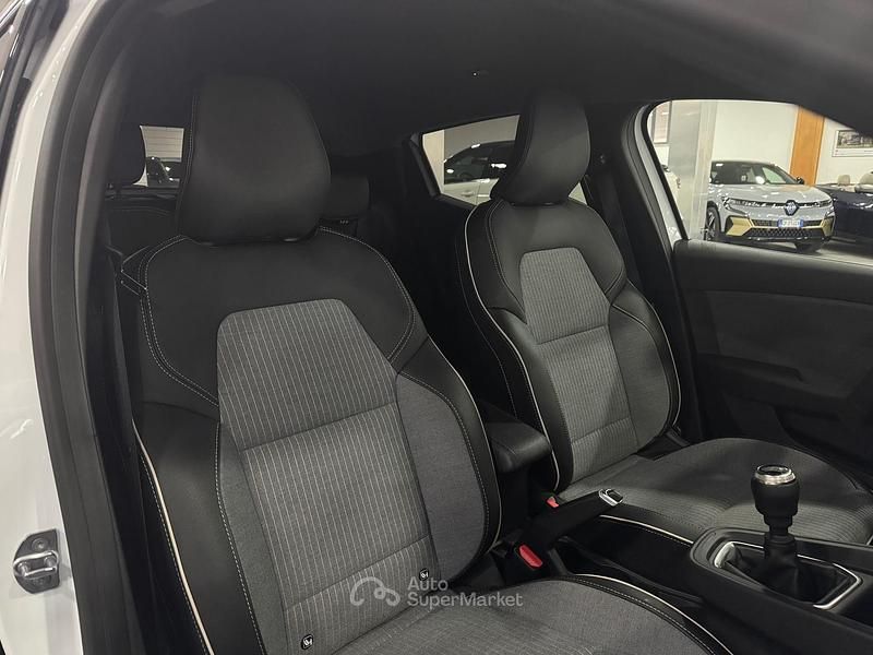 Usata Renault Clio V Techno 91 CV (66 kW) 2025 Bianco Berlina