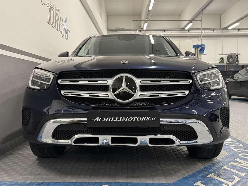 Usata Mercedes GLC300e Business 211 CV (155 kW) 2020 Blu canvansite SUV