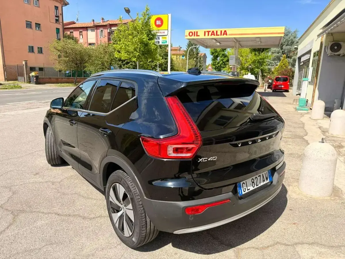 Usata Volvo XC40 129 CV (94 kW) 2022 Nero SUV