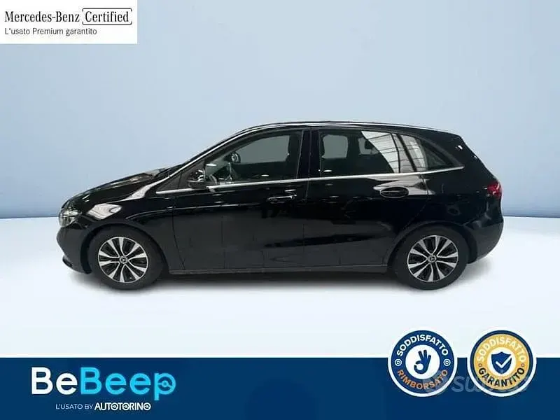 Usata Mercedes B180 Advanced 116 CV (85 kW) 2023 Nero metallizzato Utilitaria