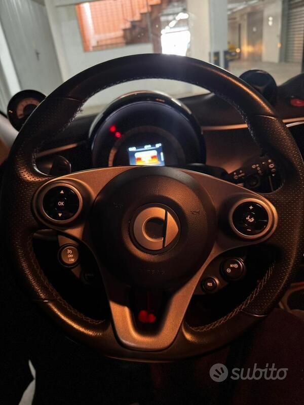 Usata Smart ForFour 61 CV (44 kW) 2019 Nero Utilitaria