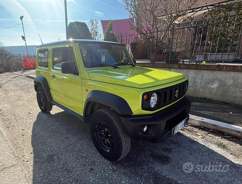 Giallo Usata 2023 Suzuki Jimny SUV | 29.500 € (Buon prezzo) - Immagine 1/4
