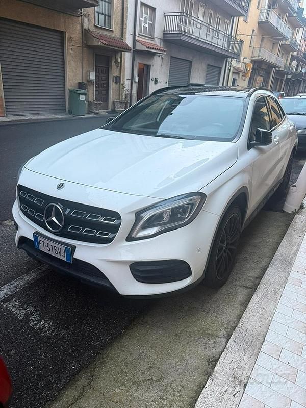 Usata Mercedes GLA200 Premium 136 CV (100 kW) 2019 Bianco SUV