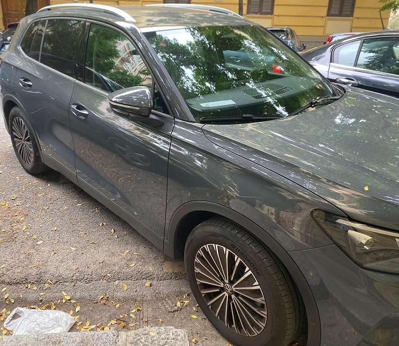 Grigio Usata 2024 VW Tiguan Edition SUV | 33.900 € (Super prezzo) - Immagine 1/4