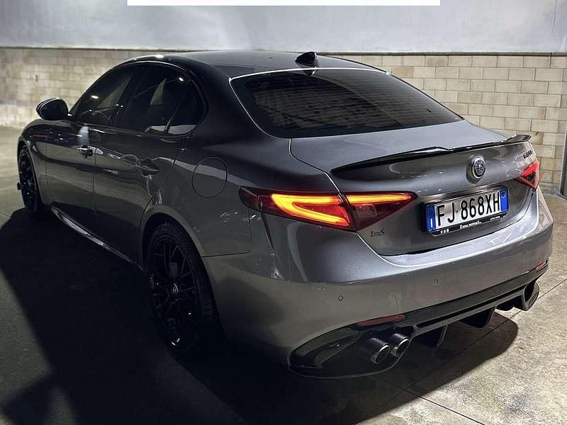 Usata Alfa Romeo Giulia Super 150 CV (110 kW) 2017 Grigio Berlina