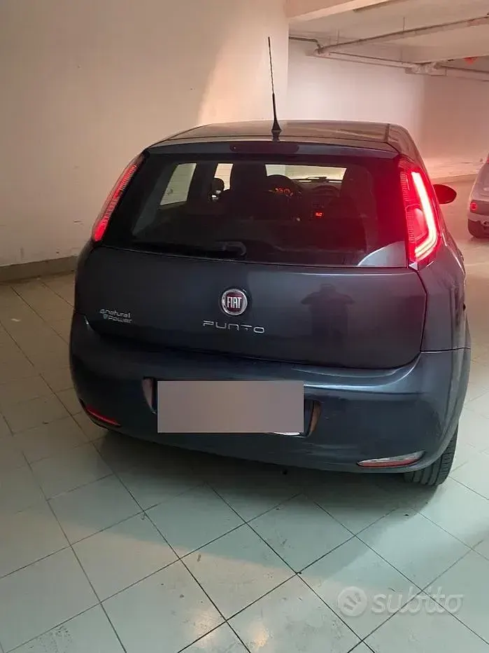 Usata Fiat Grande Punto 77 CV (56 kW) 2013 Grigio Utilitaria
