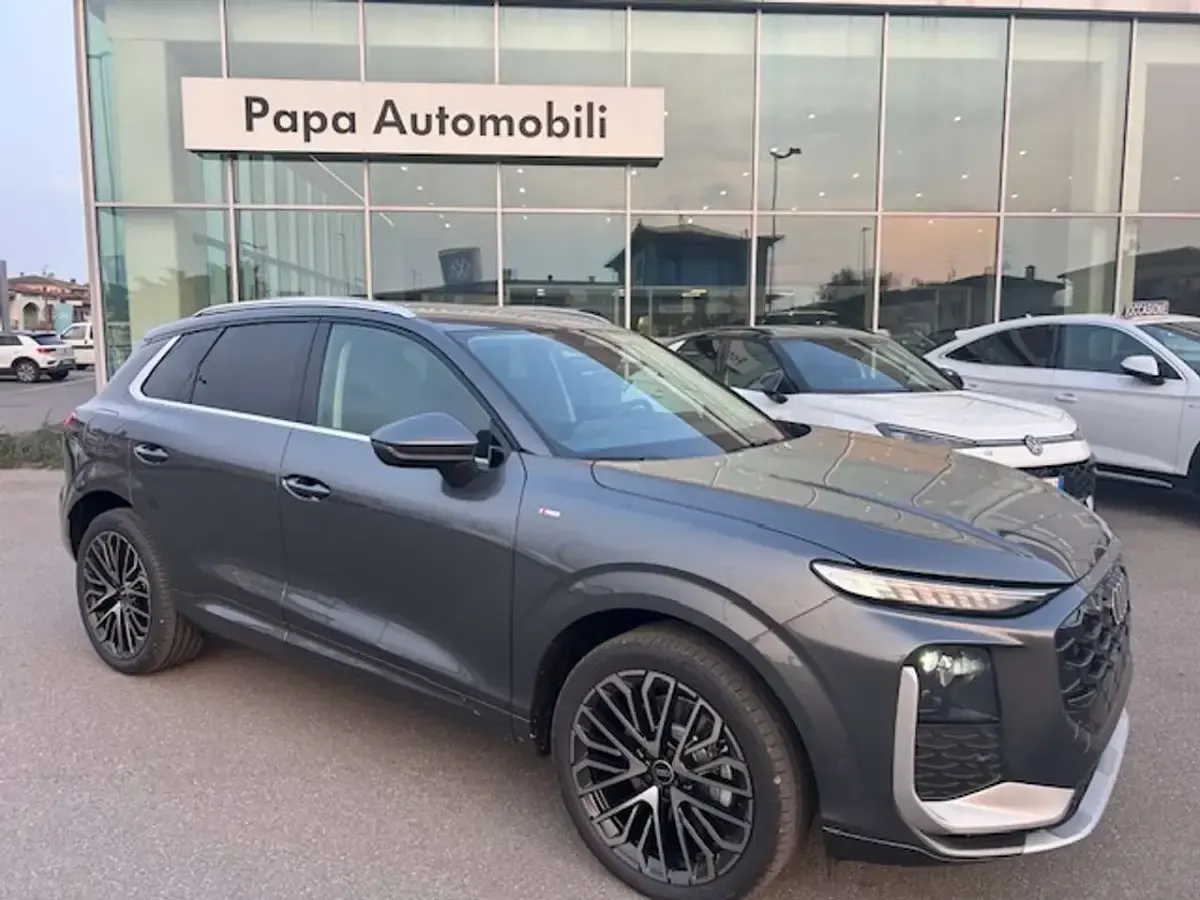 Nuova Audi Q3 S-Line 150 CV (110 kW) 2026 Grigio daytona SUV