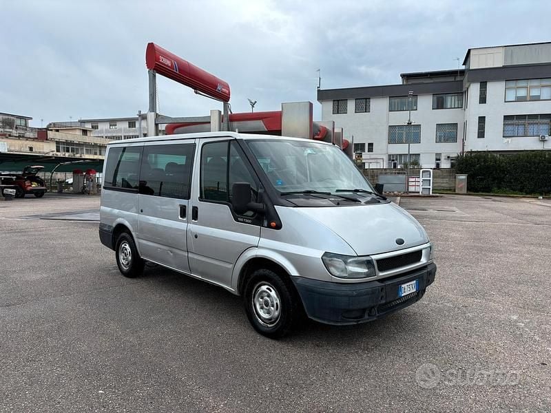 Usata Ford Transit 100 CV (73 kW) 2006 Grigio Berlina