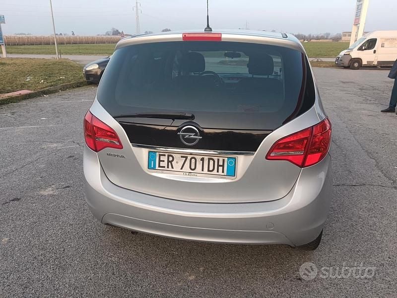 Usata Opel Meriva 100 CV (73 kW) 2013 Grigio Monovolume