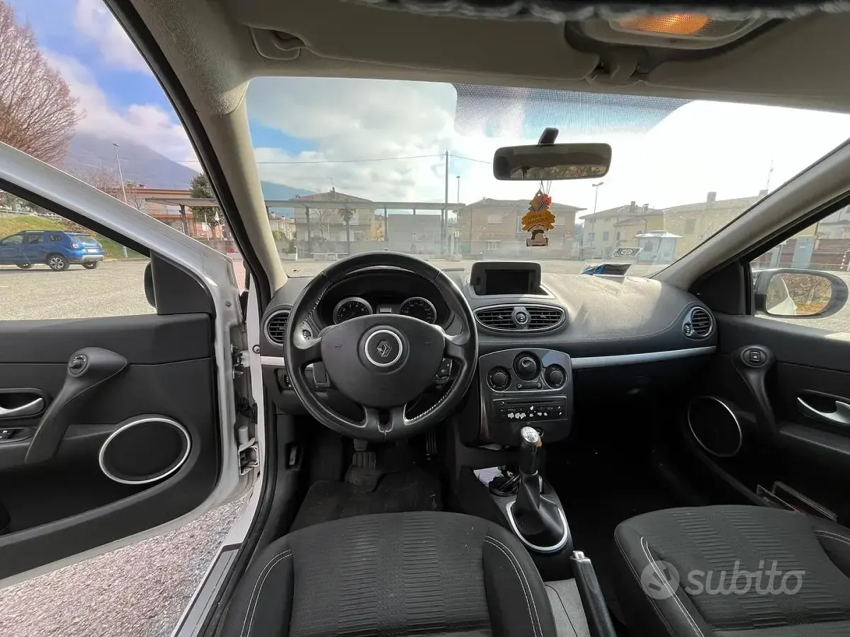 Usata Renault Clio 58 CV (42 kW) 2011 Bianco Utilitaria