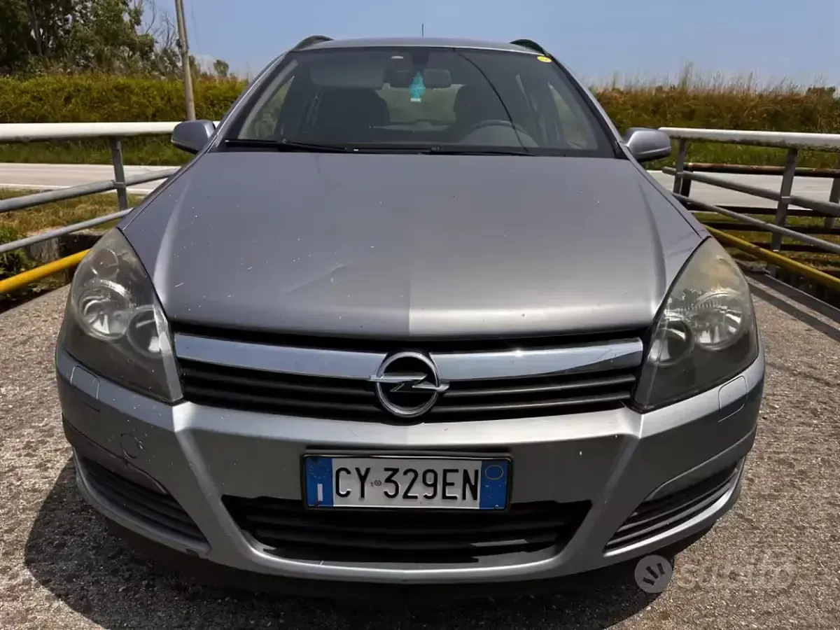 Usata Opel Astra Enjoy 101 CV (74 kW) 2005 Grigio Station wagon