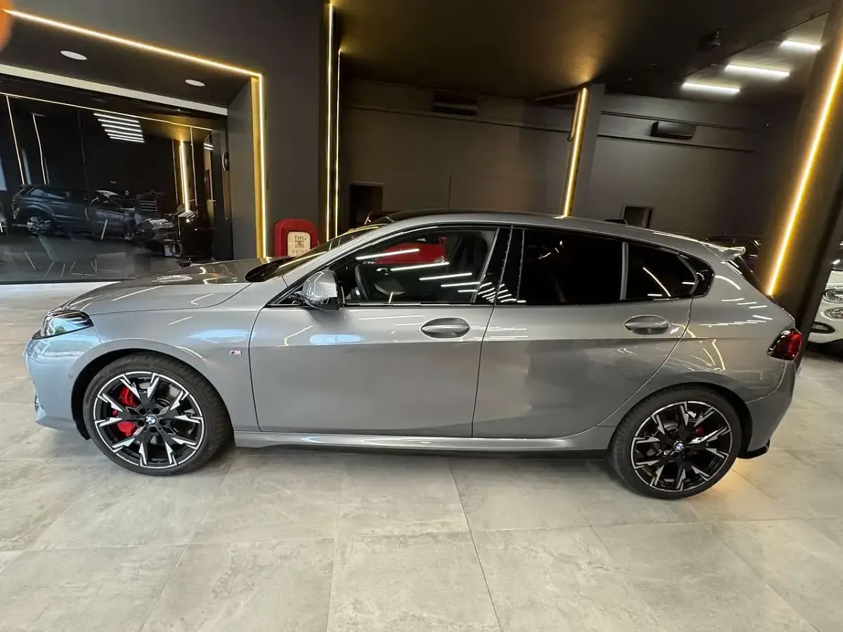 Usata BMW 120 M Sport 163 CV (119 kW) 2025 Grigio Utilitaria