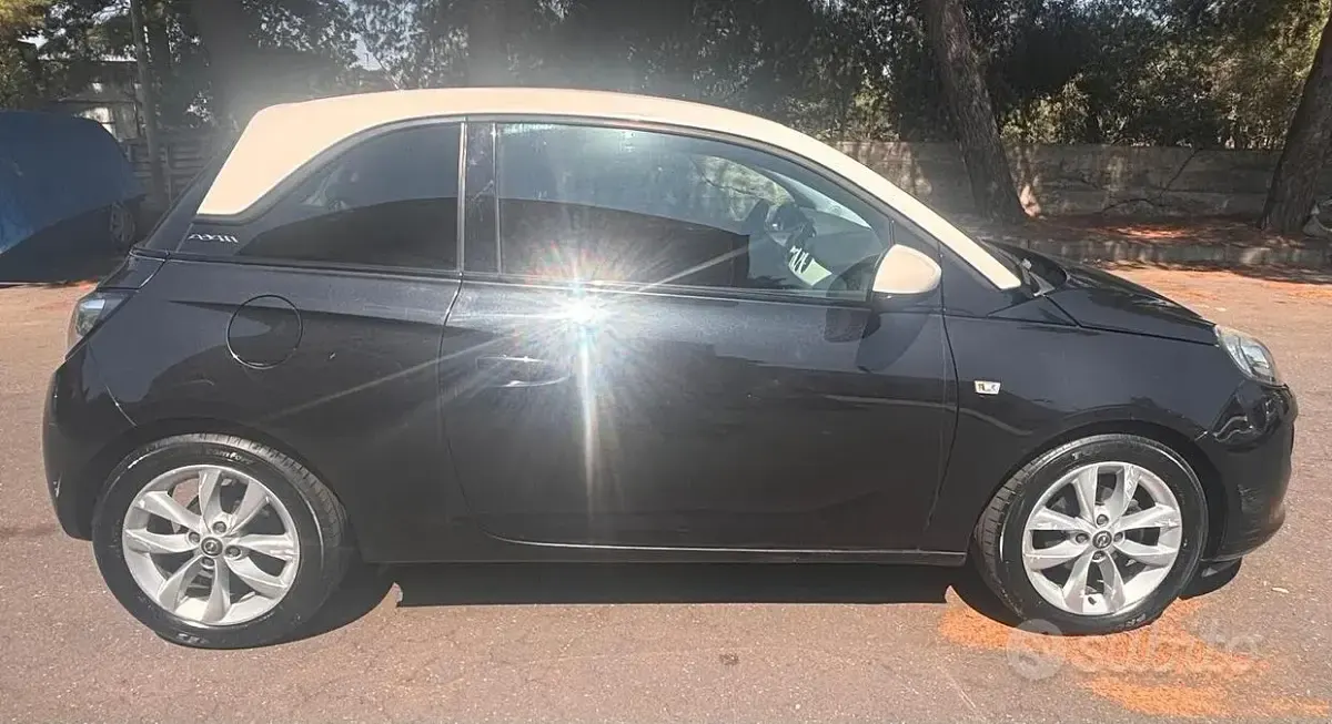 Usata Opel Adam 69 CV (50 kW) 2014 Blu Utilitaria