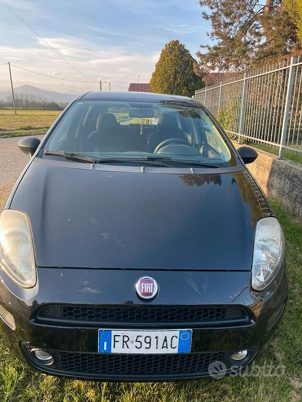 Usata Fiat Punto 95 CV (69 kW) 2018 Nero Utilitaria