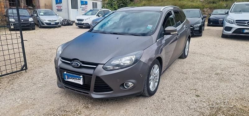 Begagnad Ford Focus 115 HK (84 kW) 2012 Grå Kombi