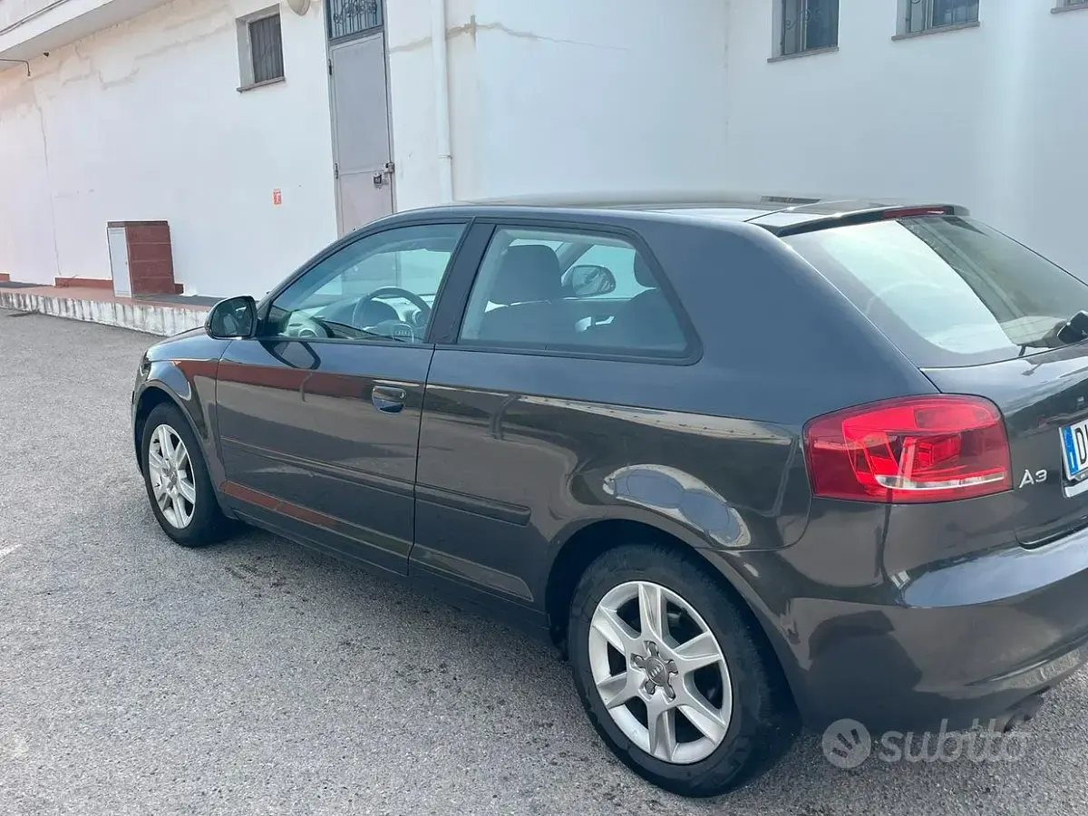 Usata Audi A3 105 CV (77 kW) 2009 Nero Utilitaria