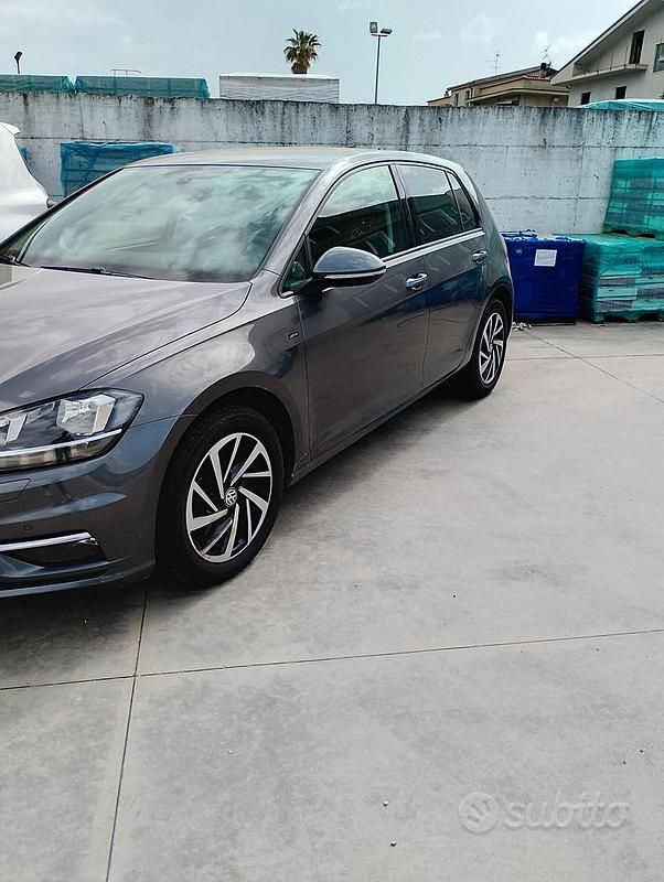 Usata VW Golf VII Executive 116 CV (85 kW) 2019 Grigio Berlina