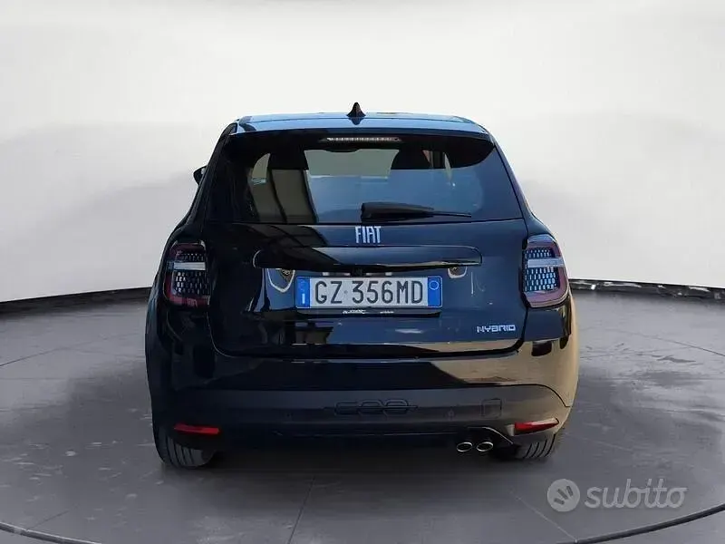 Usata Fiat 600 145 CV (106 kW) 2025 Nero SUV