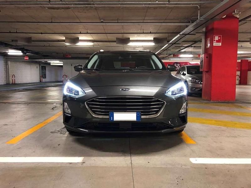Grigio Usata 2018 Ford Focus Titanium Station wagon | 18.900 € (Molto cara) - Immagine 1/4