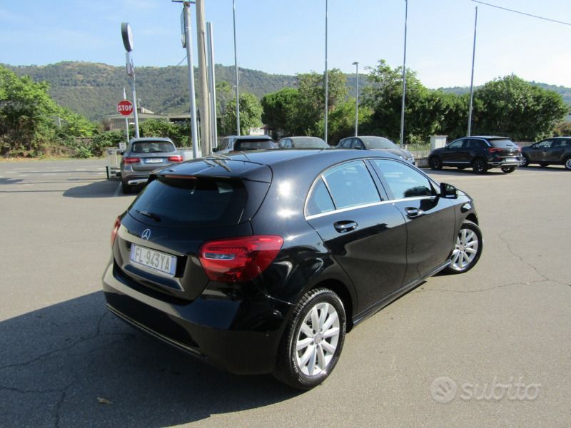 Usata Mercedes A180 109 CV (80 kW) 2016 Nero Berlina