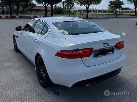 Usata Jaguar XE Portfolio 180 CV (132 kW) 2017 Bianco Berlina