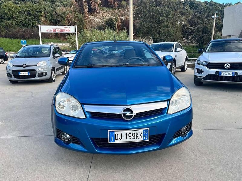 Usata Opel Tigra Enjoy 69 CV (50 kW) 2007 Blu/azzurro Cabrio