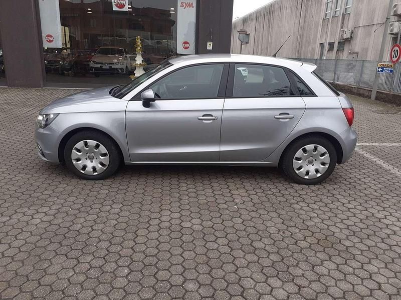 Usata Audi A1 Sportback Attraction 86 CV (63 kW) 2014 Argento Utilitaria